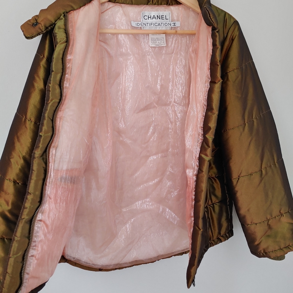 CHANEL Vintage Iridescent Silk Puffer Jacket Metallic Green FR 36 - Picture 14 of 16